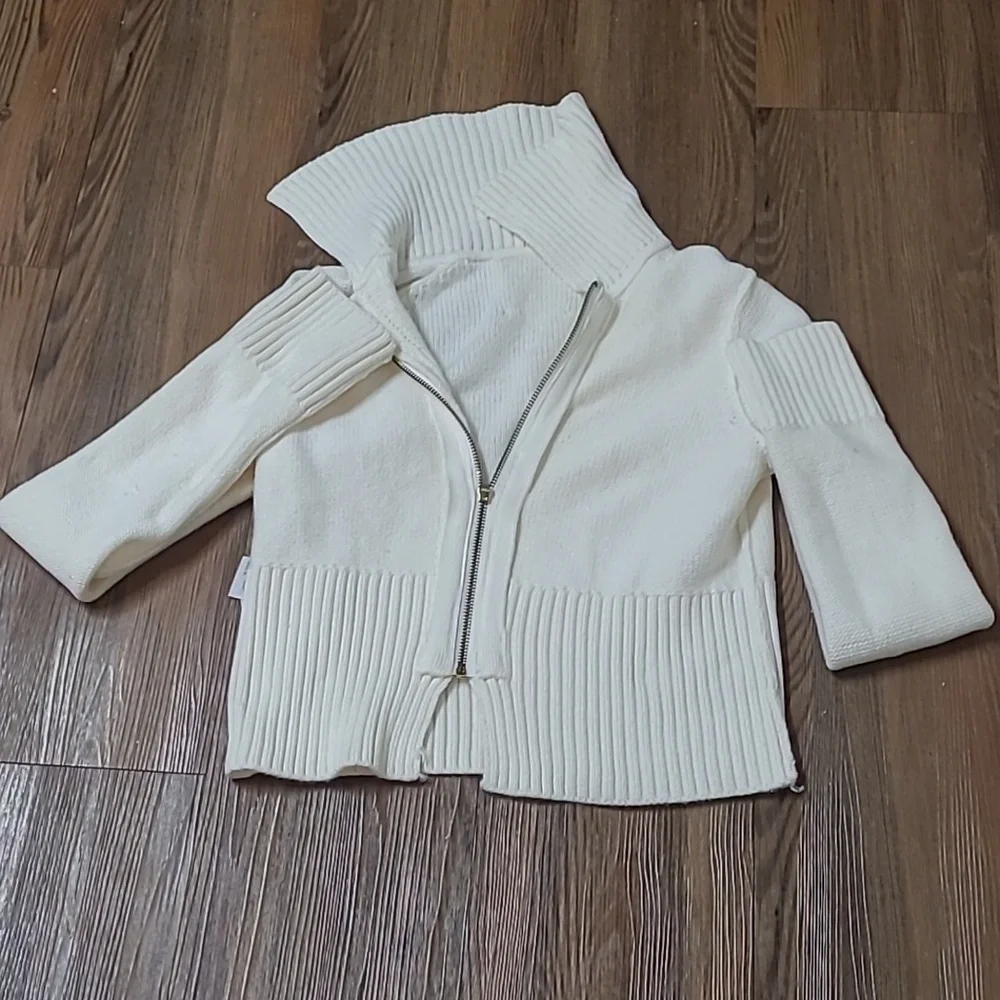 Abercrombie & Fitch White Ribbed‎ Knit Jacket used good condition for girl.